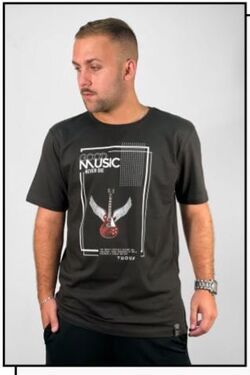 Camiseta Masculina Slim Music